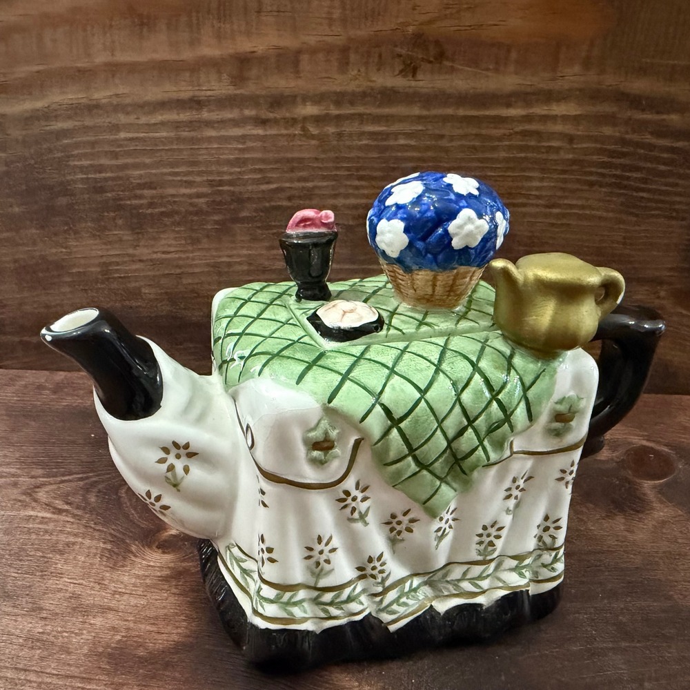 Houston Harvest Novelty Ceramic Teapot Tablecloth Tea Party Design Floral Lid